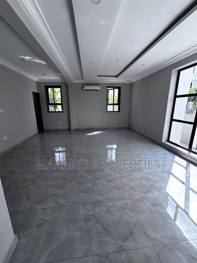 4bdrm Townhouse/Terrace in Labone for sale
