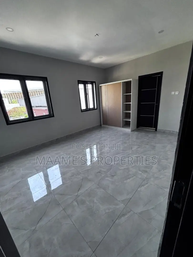 4bdrm Townhouse/Terrace in Labone for sale