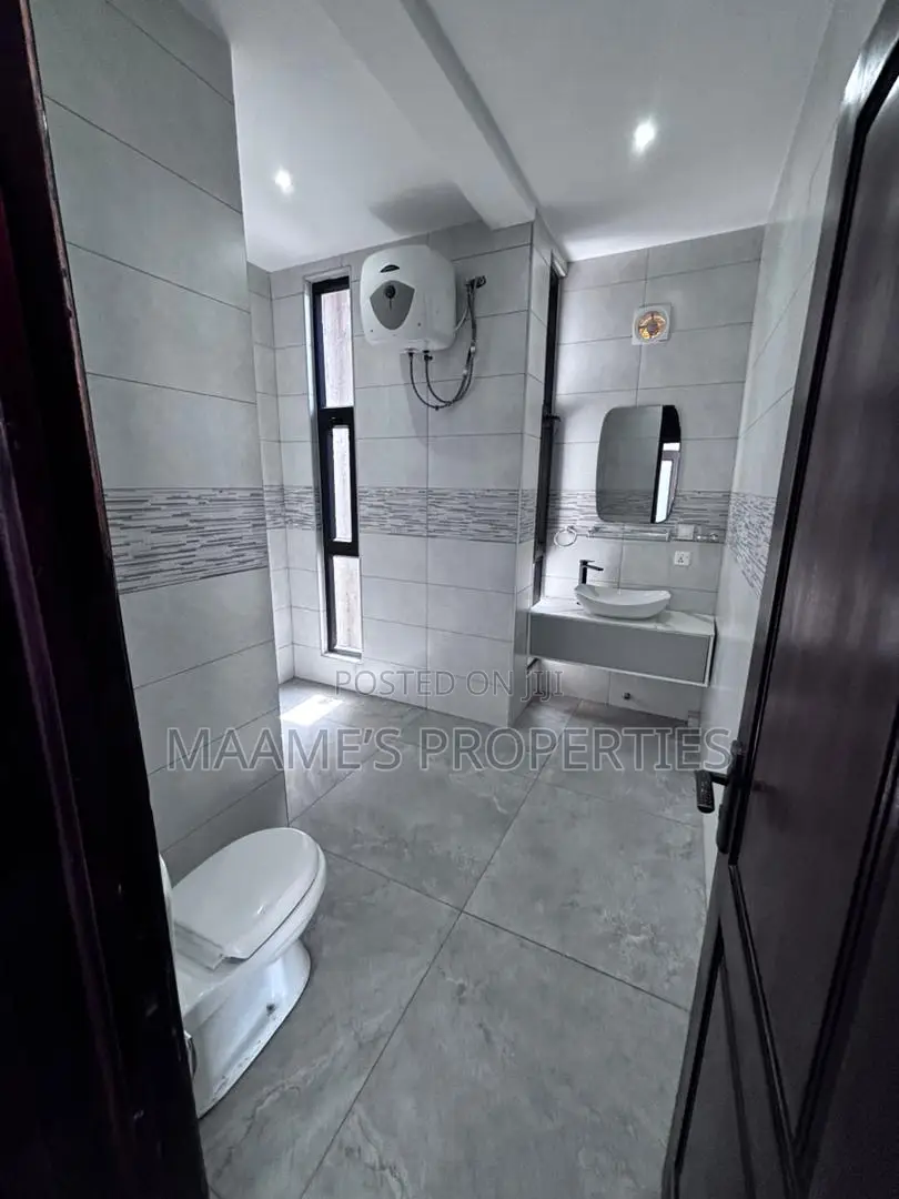 4bdrm Townhouse/Terrace in Labone for sale