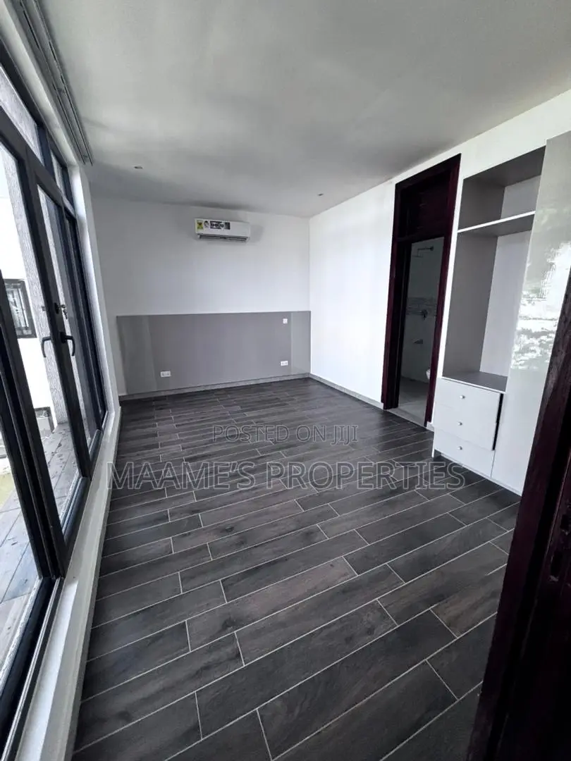 4bdrm Townhouse/Terrace in Labone for sale