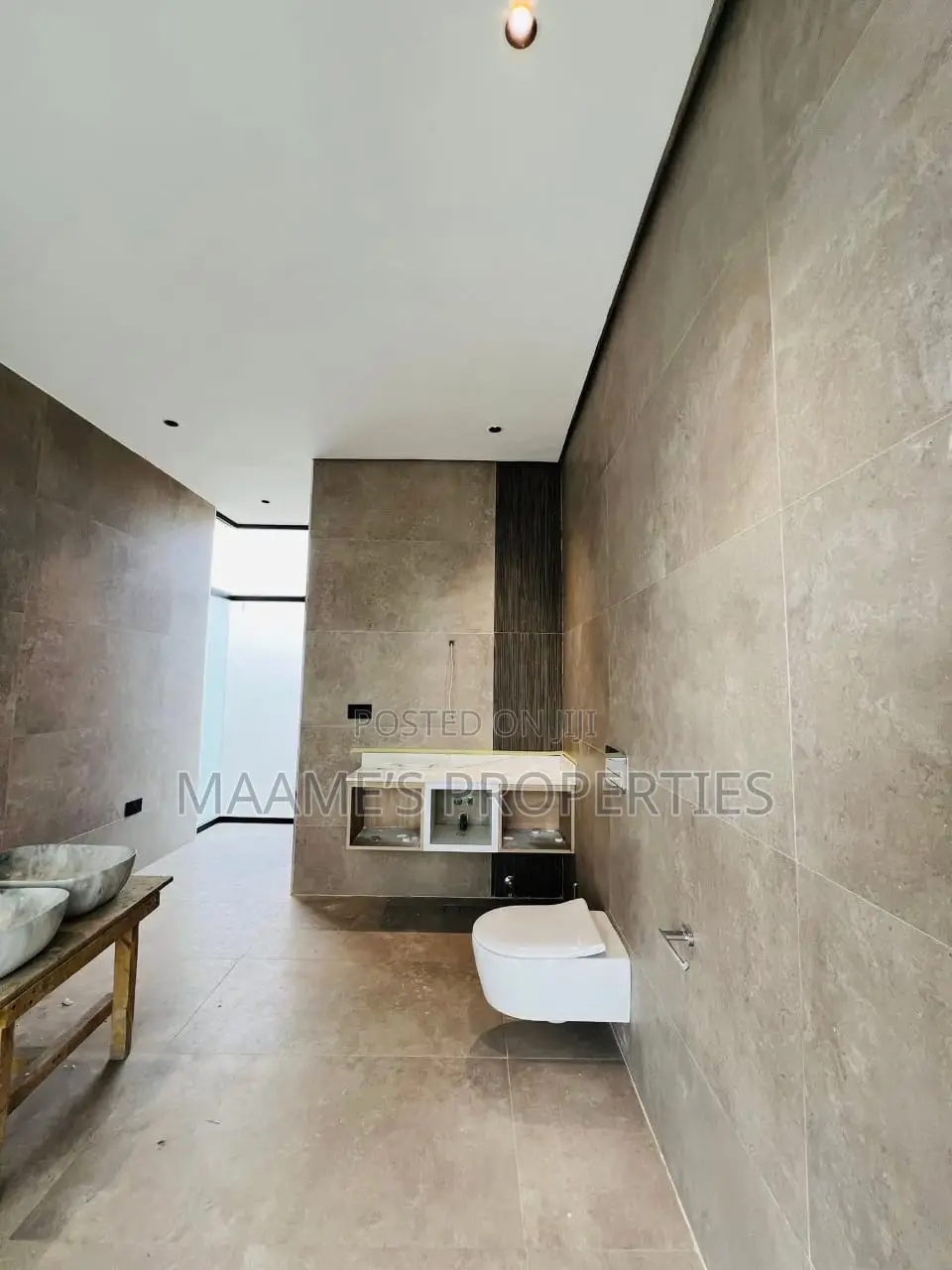 4bdrm Duplex in Ashaley Botwe for sale