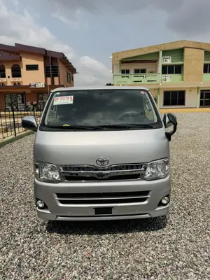Toyota HiAce 2013 Silver