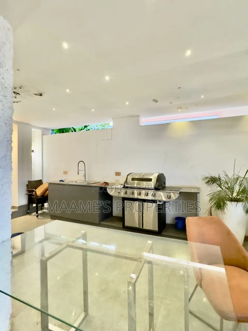 6bdrm Mansion in Cantonments for sale