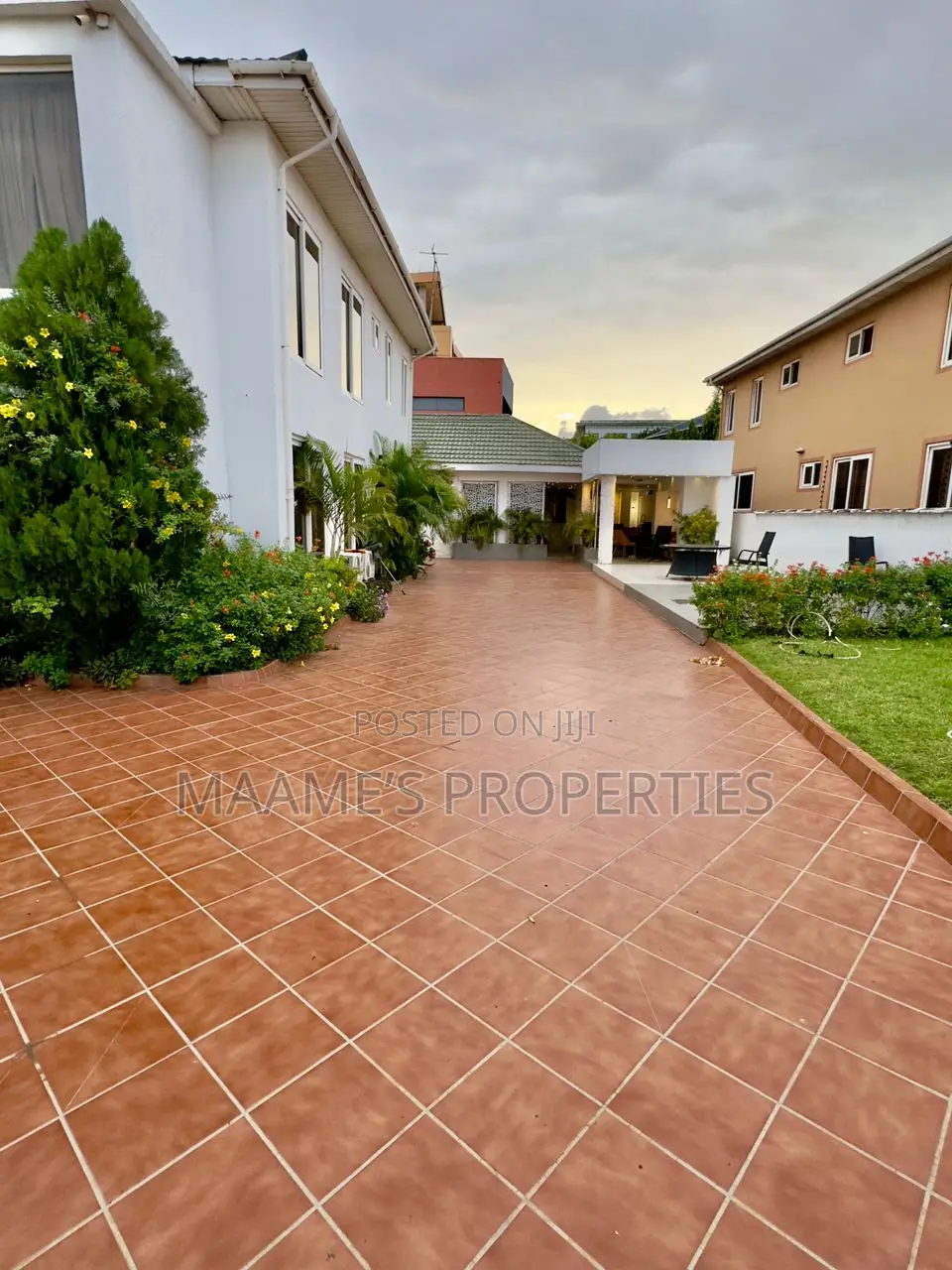 6bdrm Mansion in Cantonments for sale