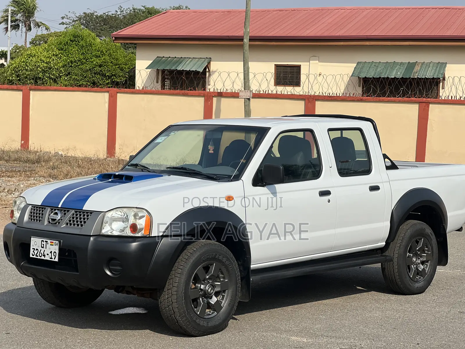 Nissan Hardbody 2019 White