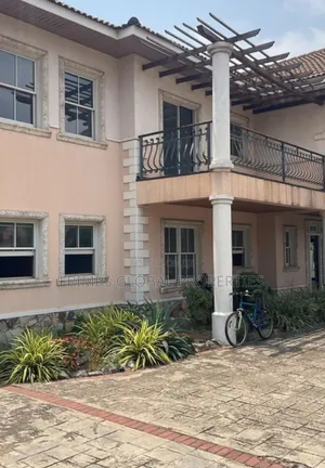 6bdrm House in East Legon for sale