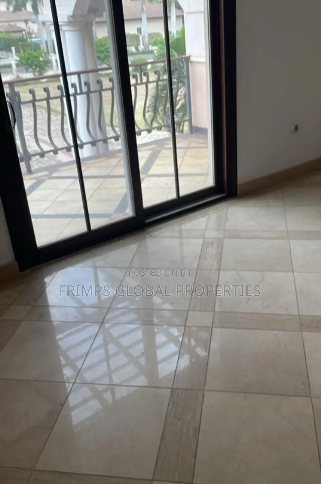 6bdrm House in East Legon for sale