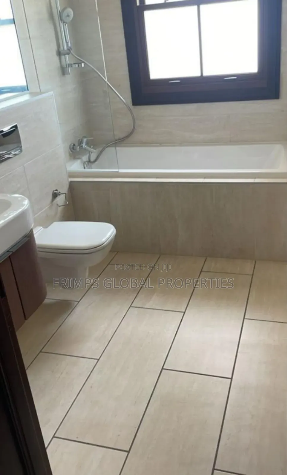 6bdrm House in East Legon for sale