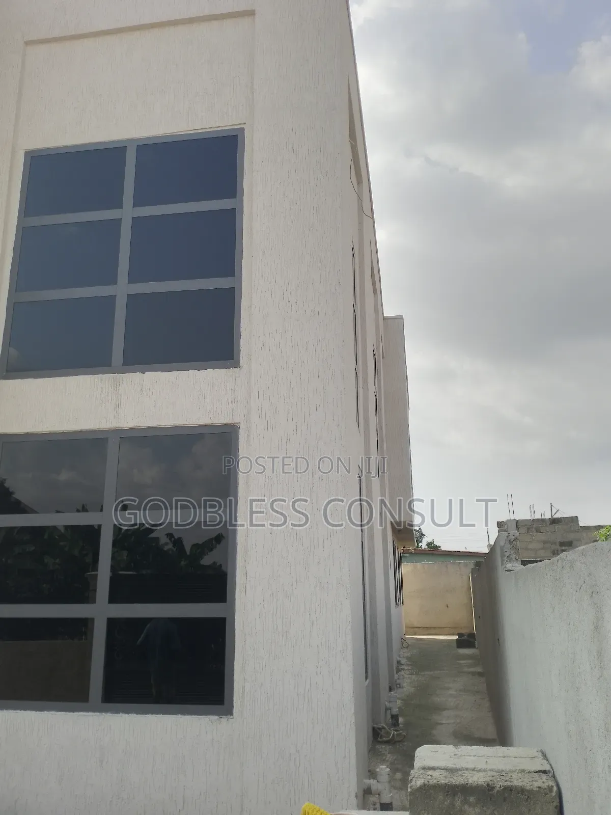 3bdrm Mansion in Godbless Consult, Kumasi Metropolitan for sale
