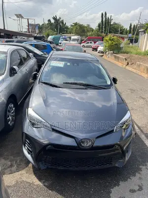 Toyota Corolla SE (1.8L 4cyl 2A) 2019 Gray