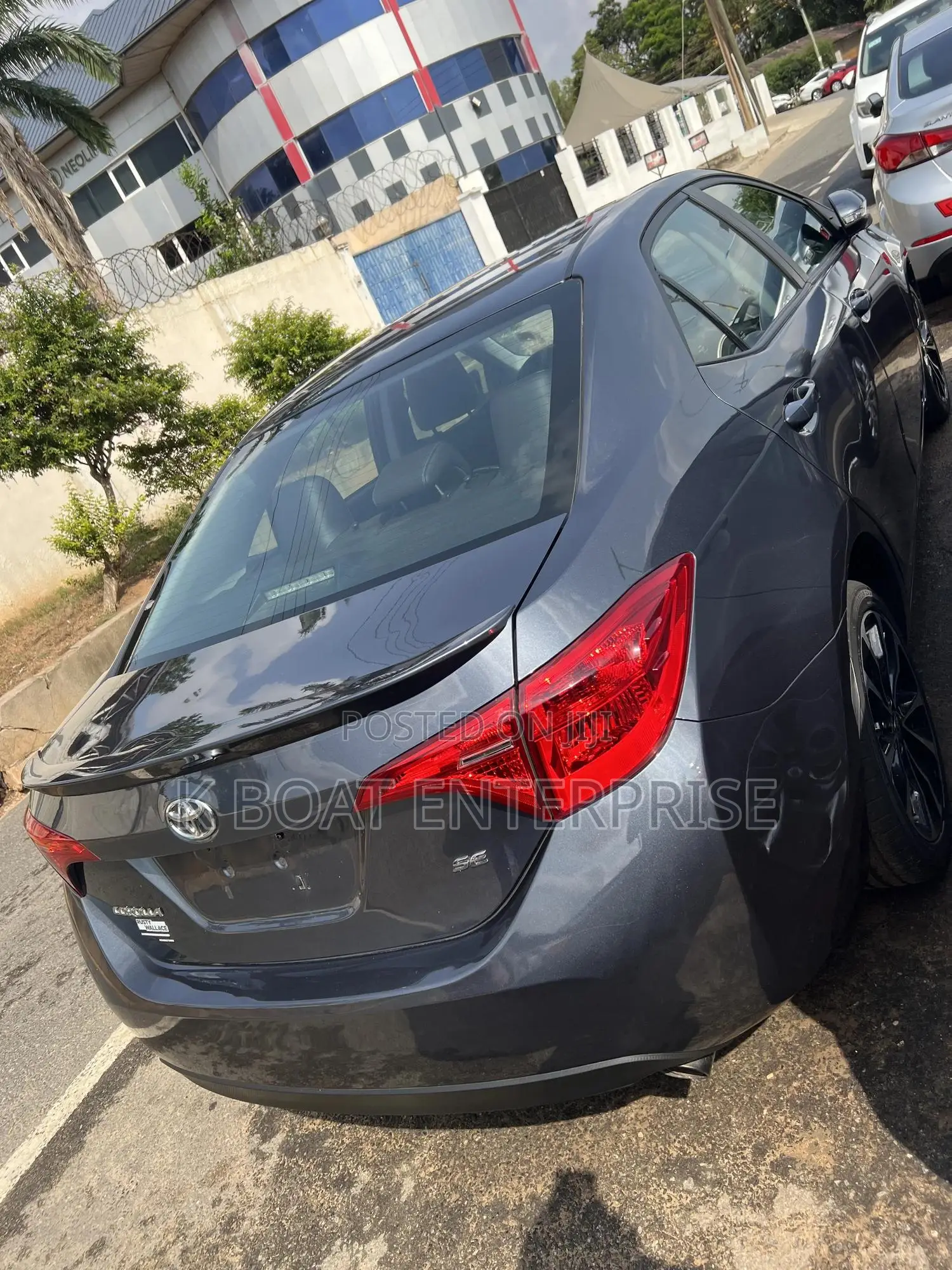 Toyota Corolla SE (1.8L 4cyl 2A) 2019 Gray