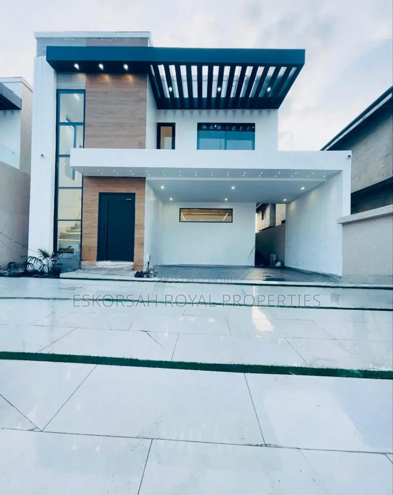 4bdrm House in East Legon, Adjiriganor for sale