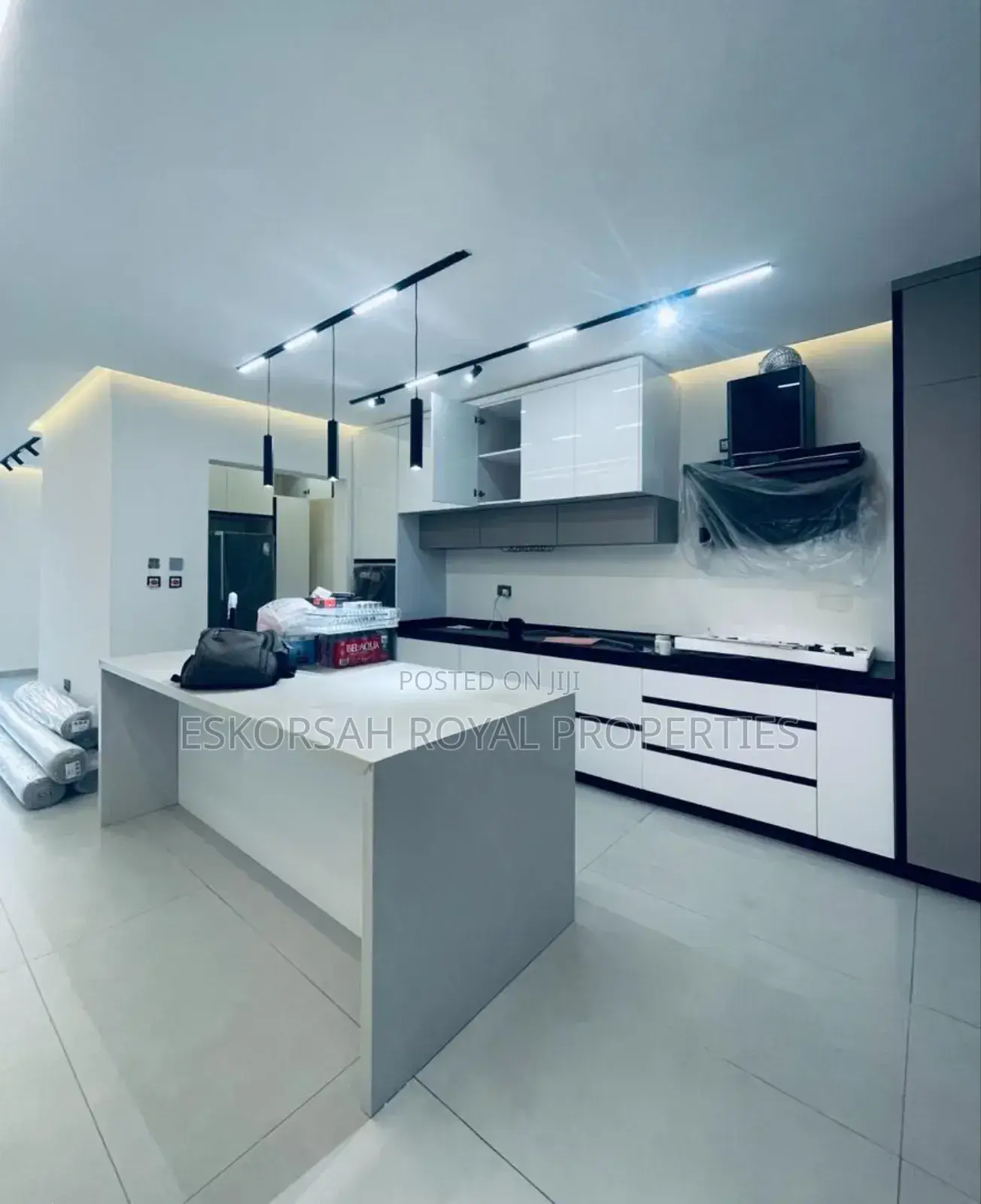 4bdrm House in East Legon, Adjiriganor for sale