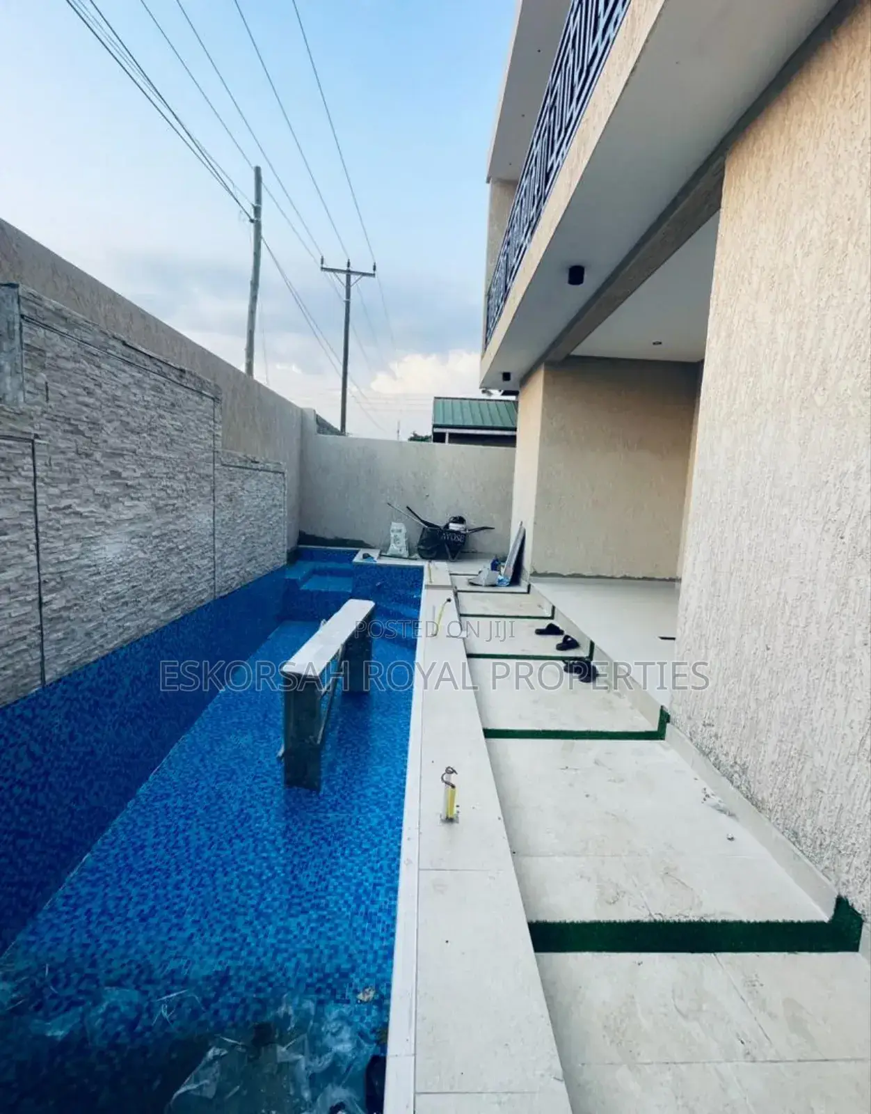 4bdrm House in East Legon, Adjiriganor for sale