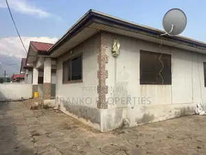 3bdrm House in Franko Properties, School Junction for rent