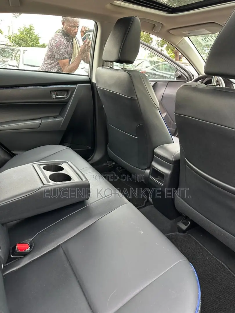 Toyota Corolla XSE 4dr Sedan (1.8L 4cyl CVT) 2017 Gray