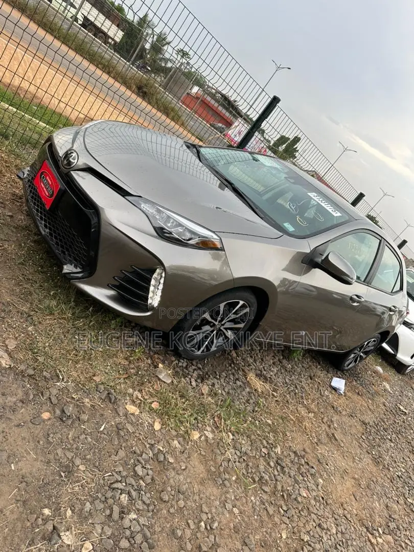 Toyota Corolla XSE 4dr Sedan (1.8L 4cyl CVT) 2017 Gray