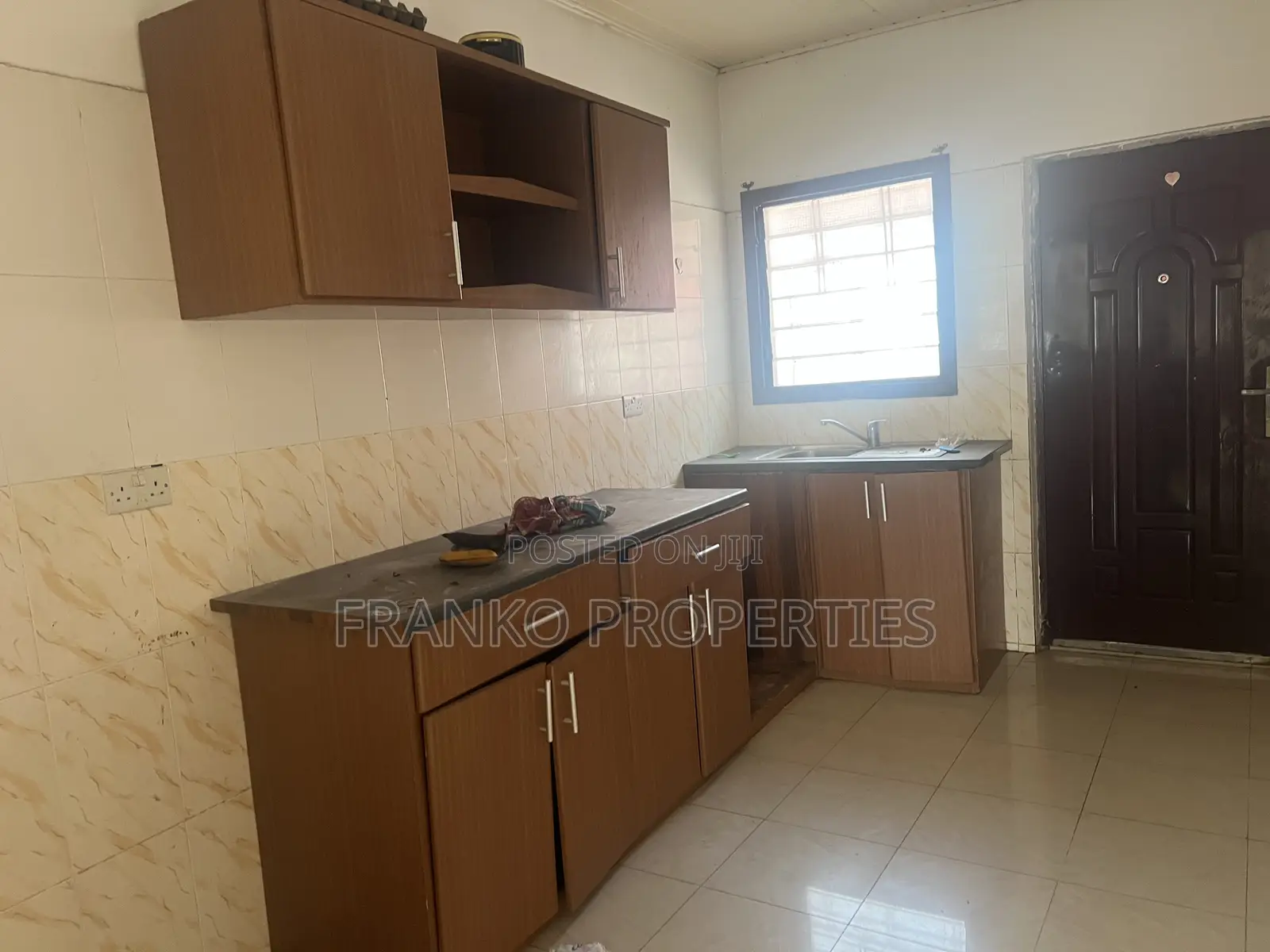 3bdrm House in Franko Properties, School Junction for rent
