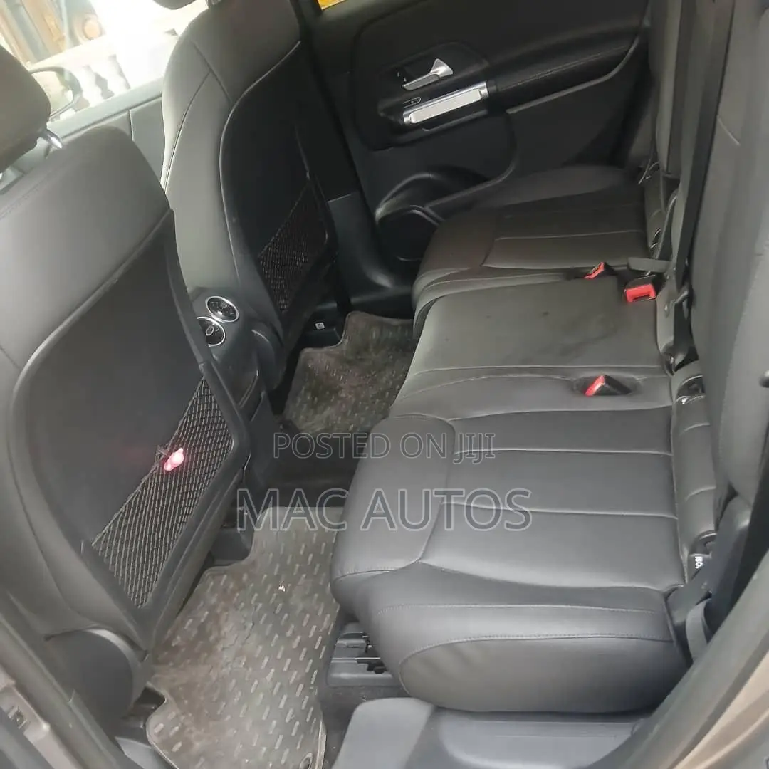 Mercedes-Benz GLB-Class GLB 250 4MATIC 2023 Gray