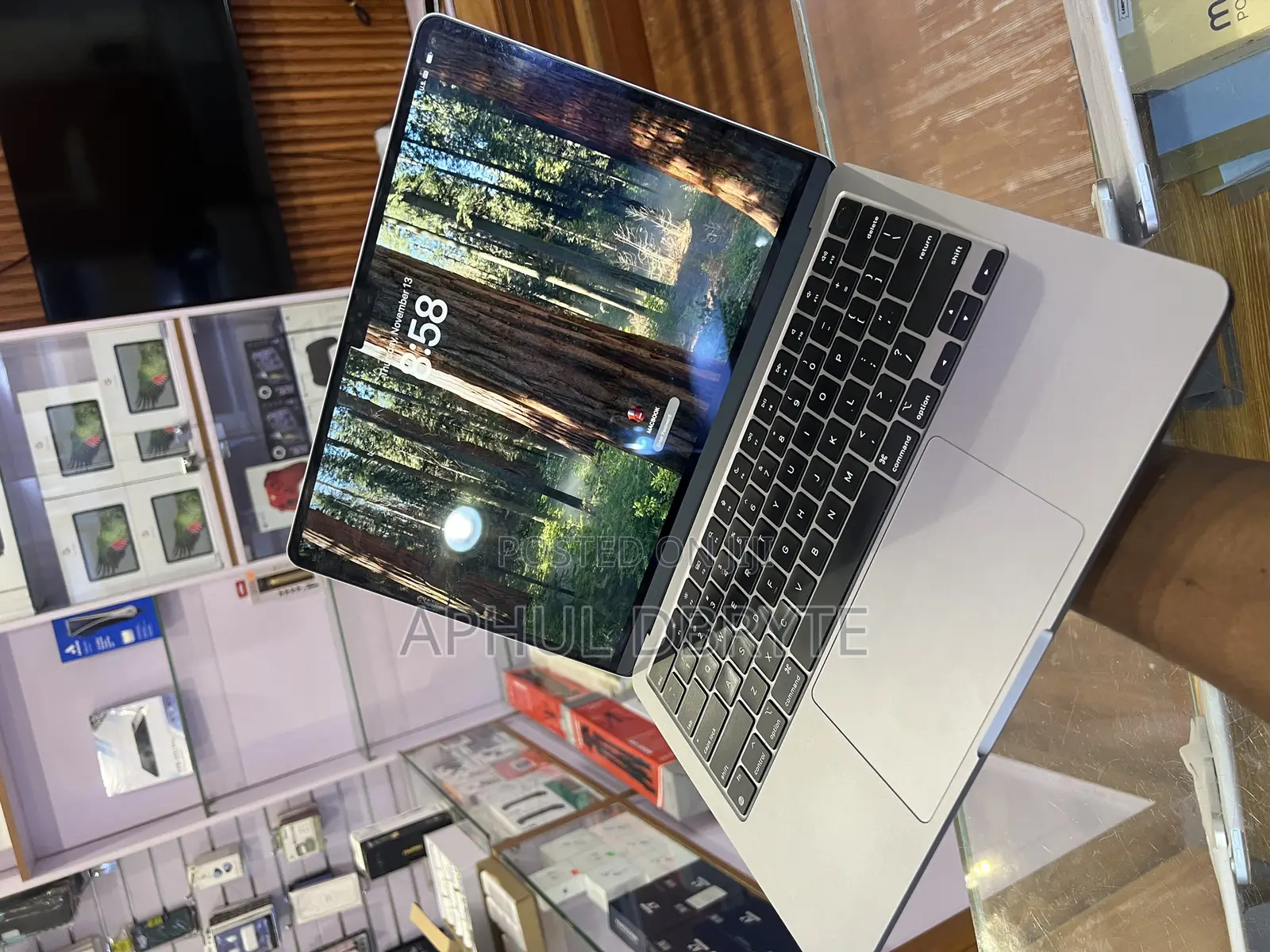 Laptop Apple MacBook Air 2022 M2 8GB Apple M2 SSD 256GB