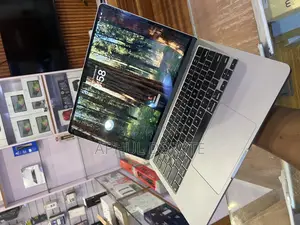 Laptop Apple MacBook Air 2022 M2 8GB Apple M2 SSD 256GB