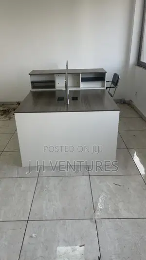 4 Seater Workstation