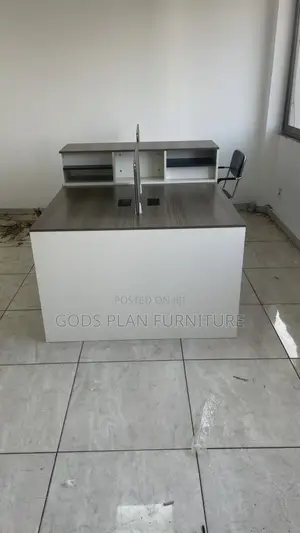 4 Seater Workstation