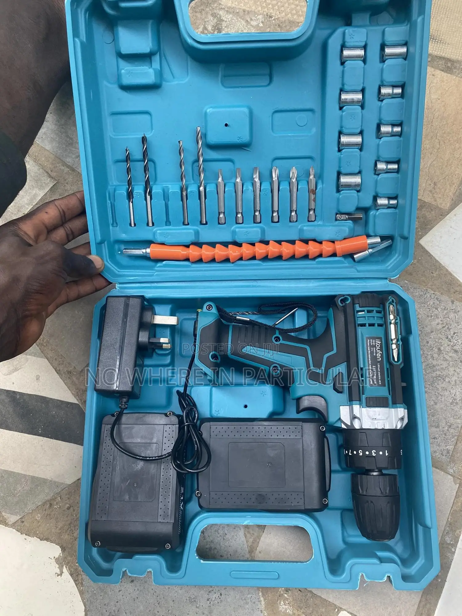 Screwing Machine