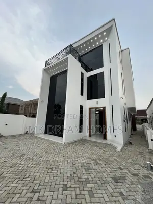 6bdrm Mansion in School Junction for sale