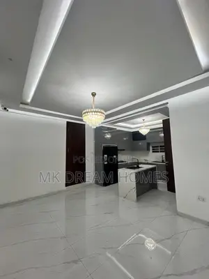 6bdrm Mansion in School Junction for sale
