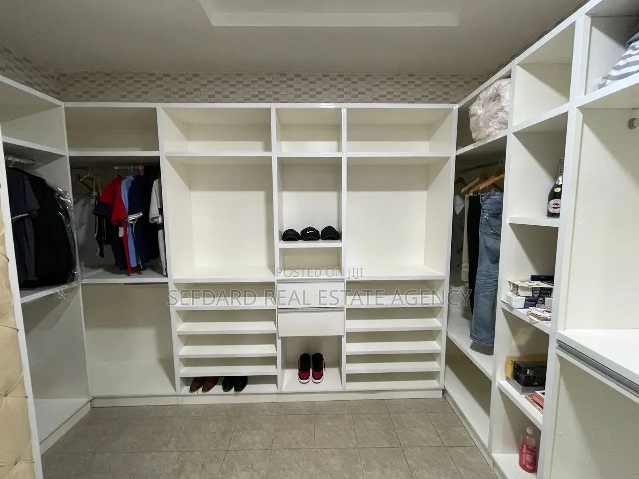 Furnished 6bdrm House in Pokuase for sale