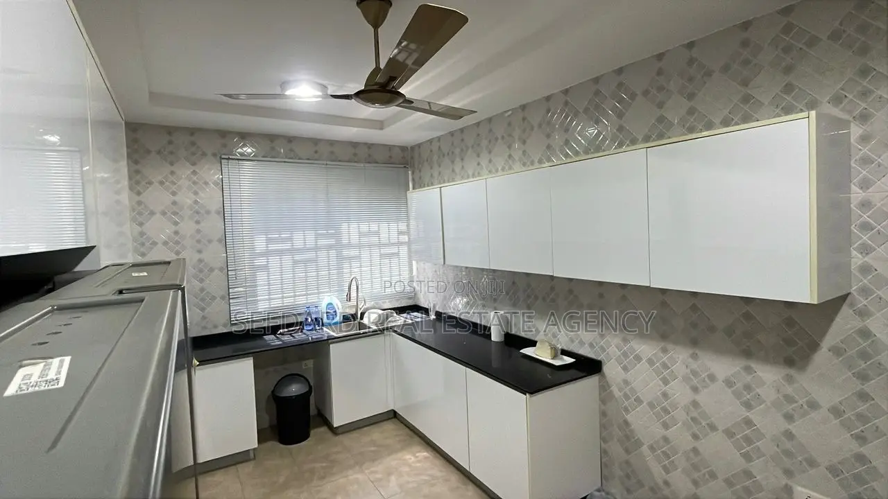 Furnished 6bdrm House in Pokuase for sale