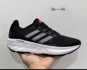 Adidas Sneakers