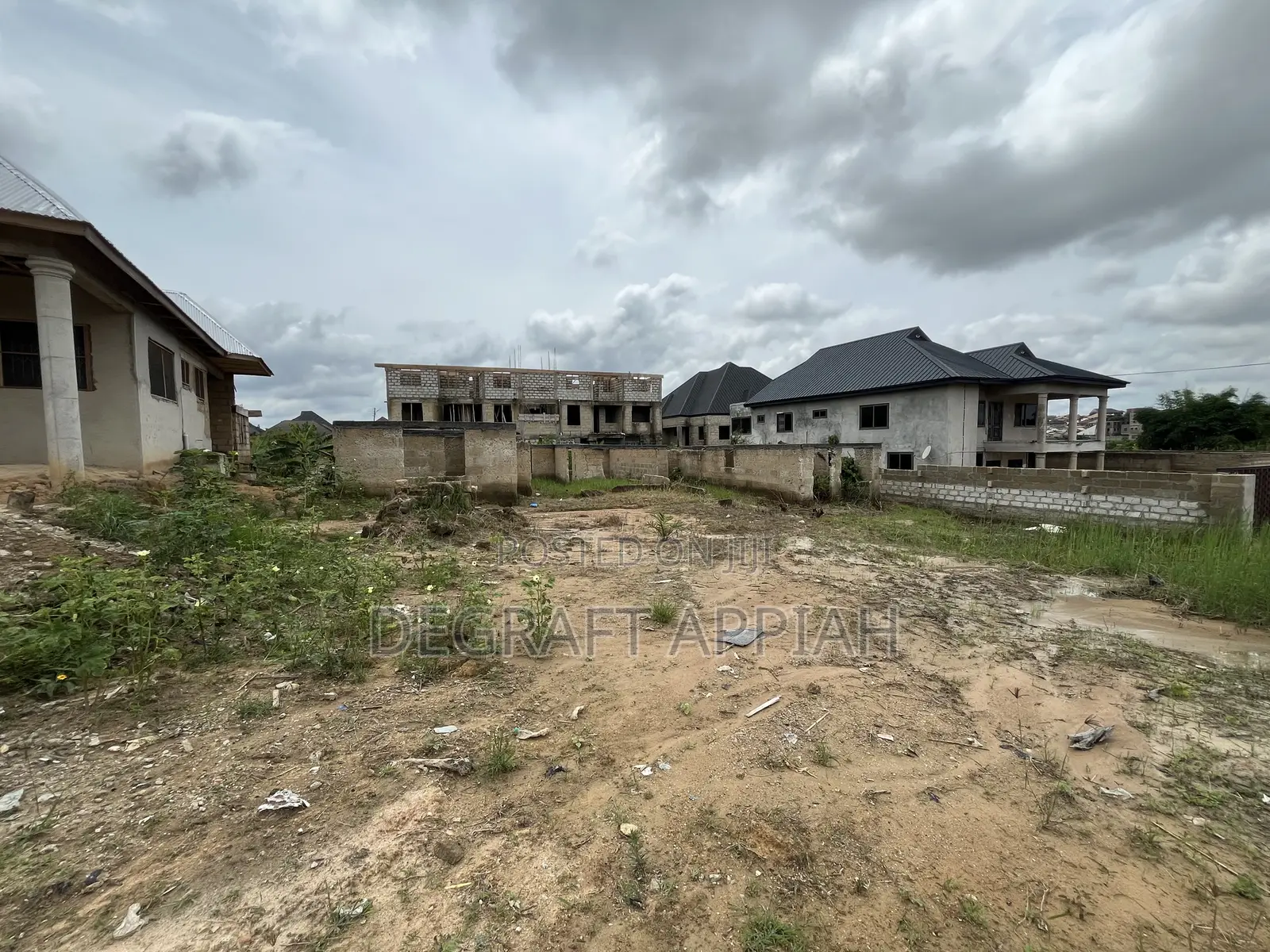 Full Plot With an Old House for Sale at Sokoban Oti