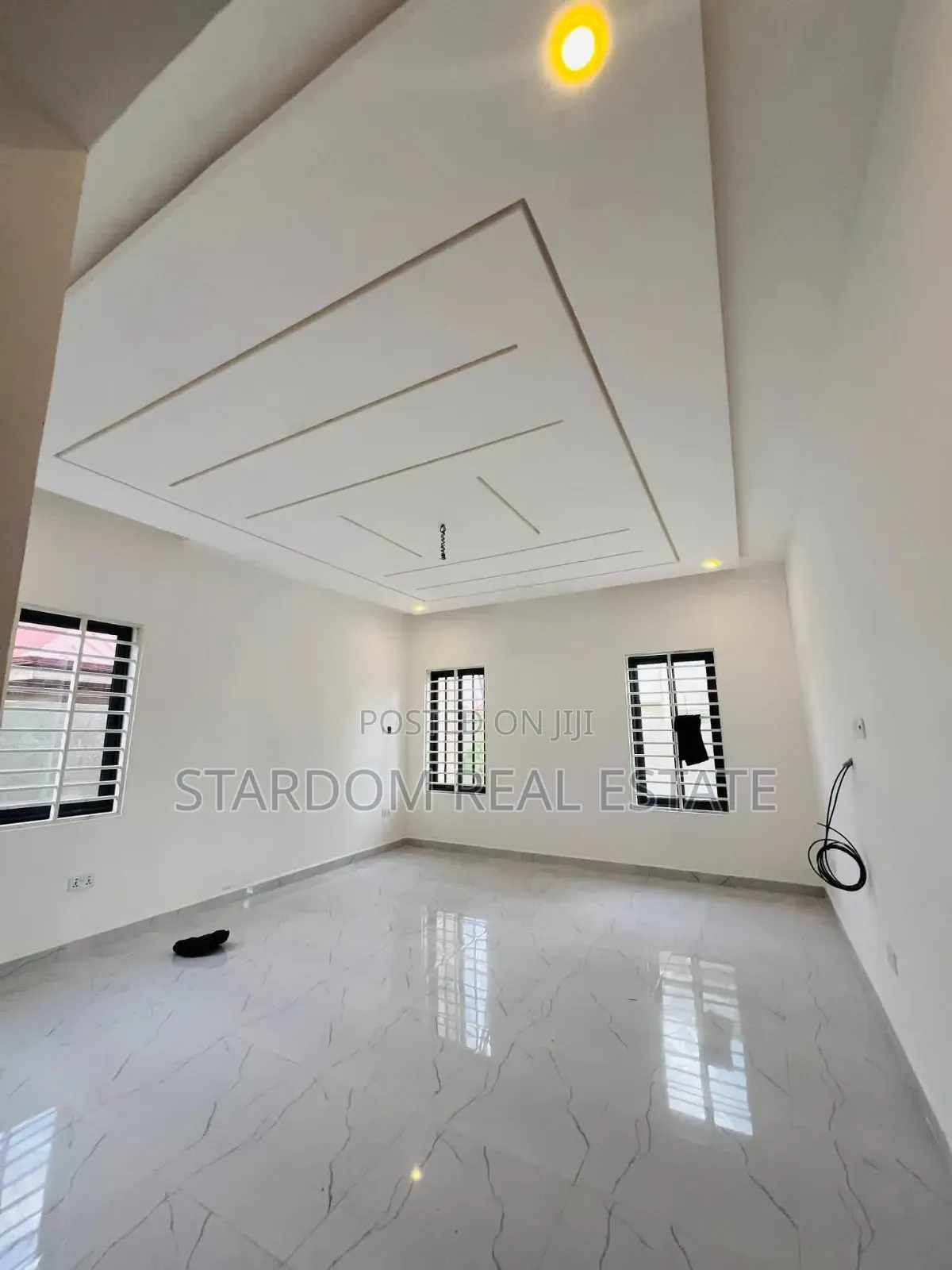 3bdrm Bungalow in Lakeside Estate for sale