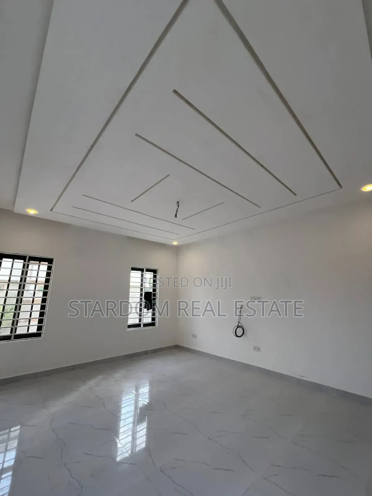 3bdrm Bungalow in Lakeside Estate for sale
