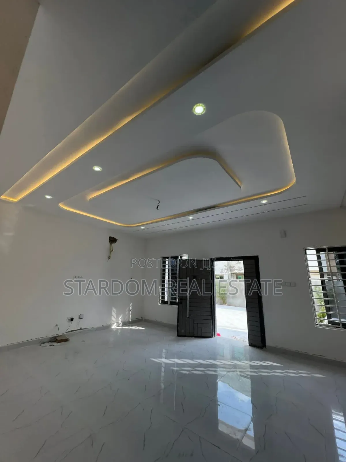 3bdrm Bungalow in Lakeside Estate for sale