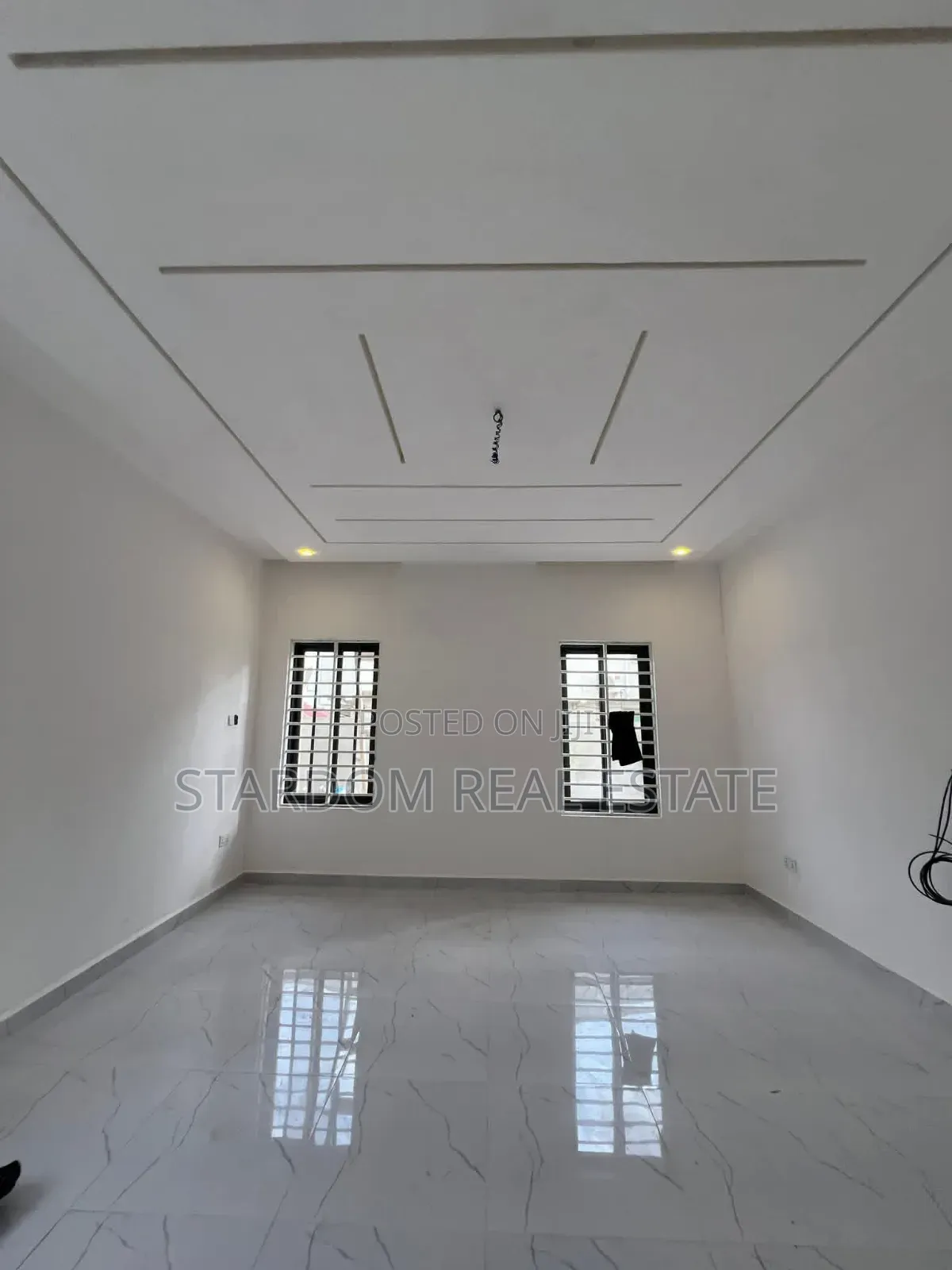 3bdrm Bungalow in Lakeside Estate for sale
