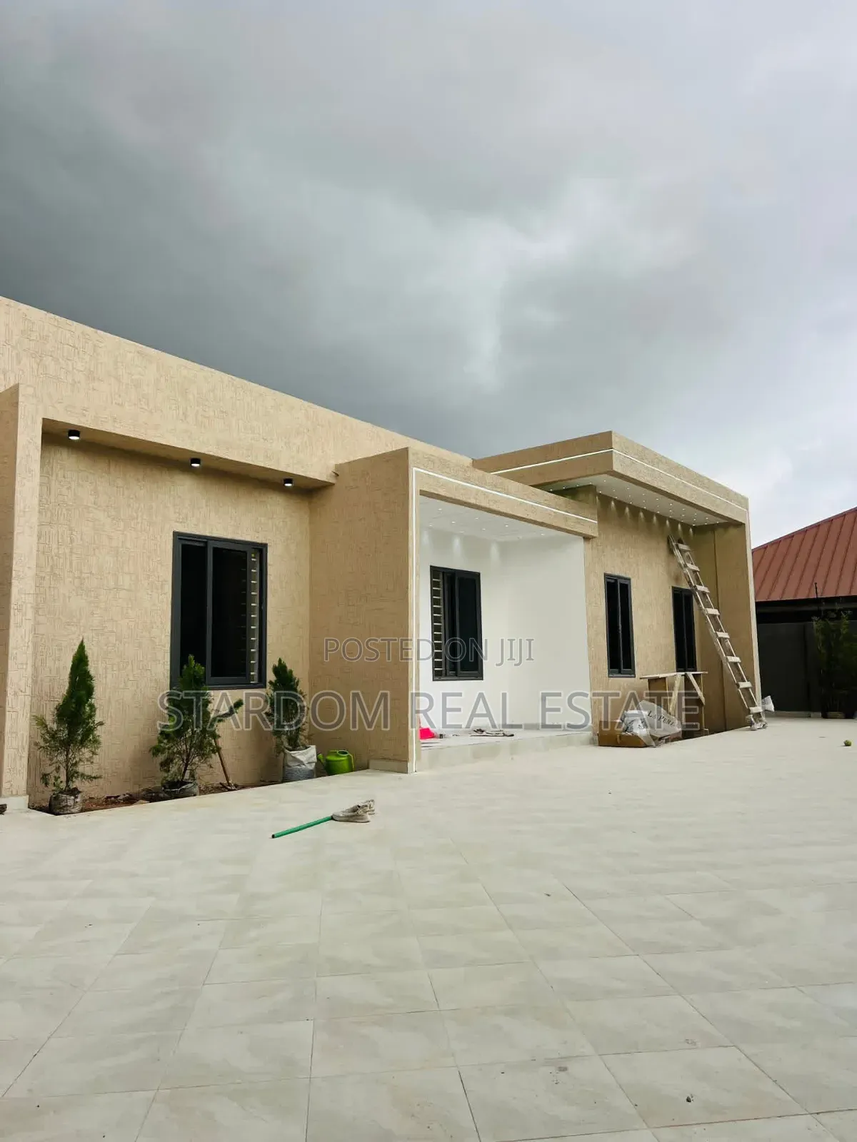 3bdrm Bungalow in Lakeside Estate for sale