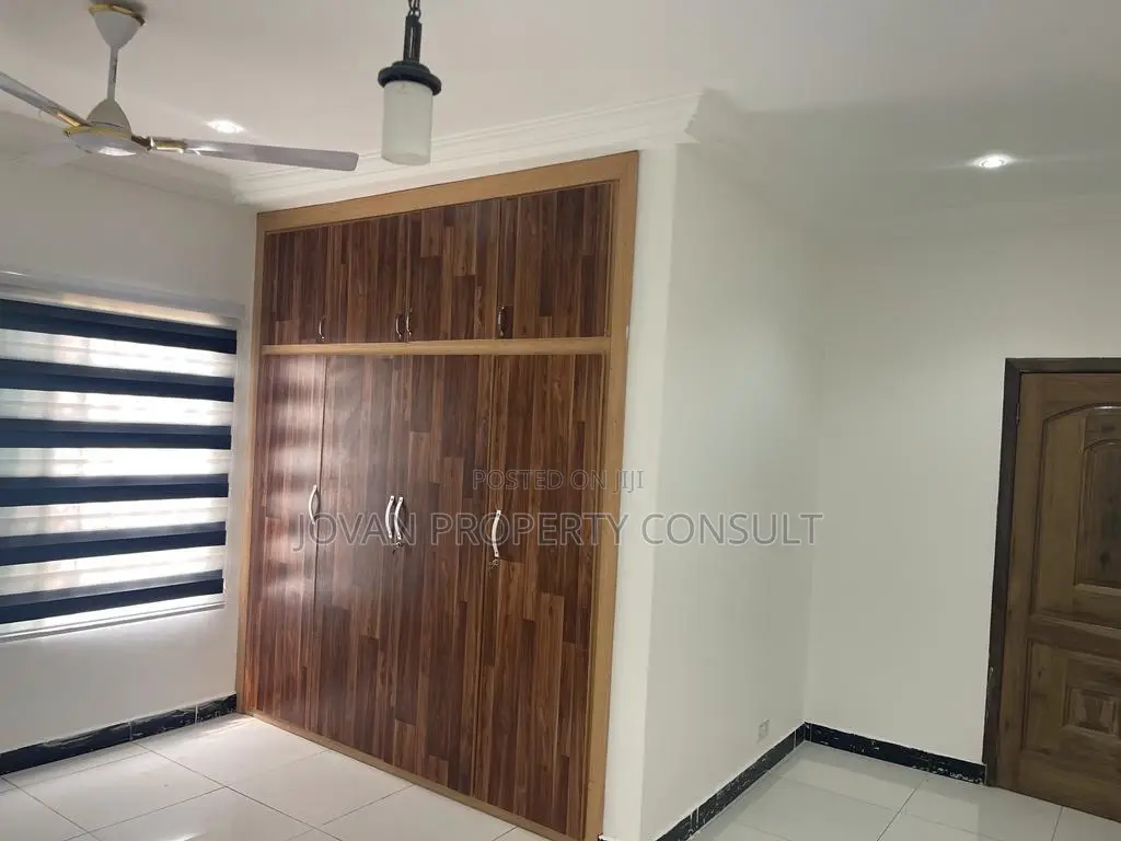 4bdrm House in Pokuase Acp for rent