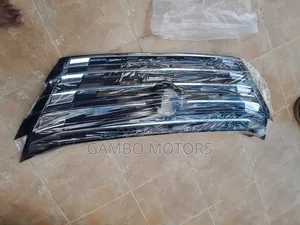 Nissan Rogue 2025 Top Grill