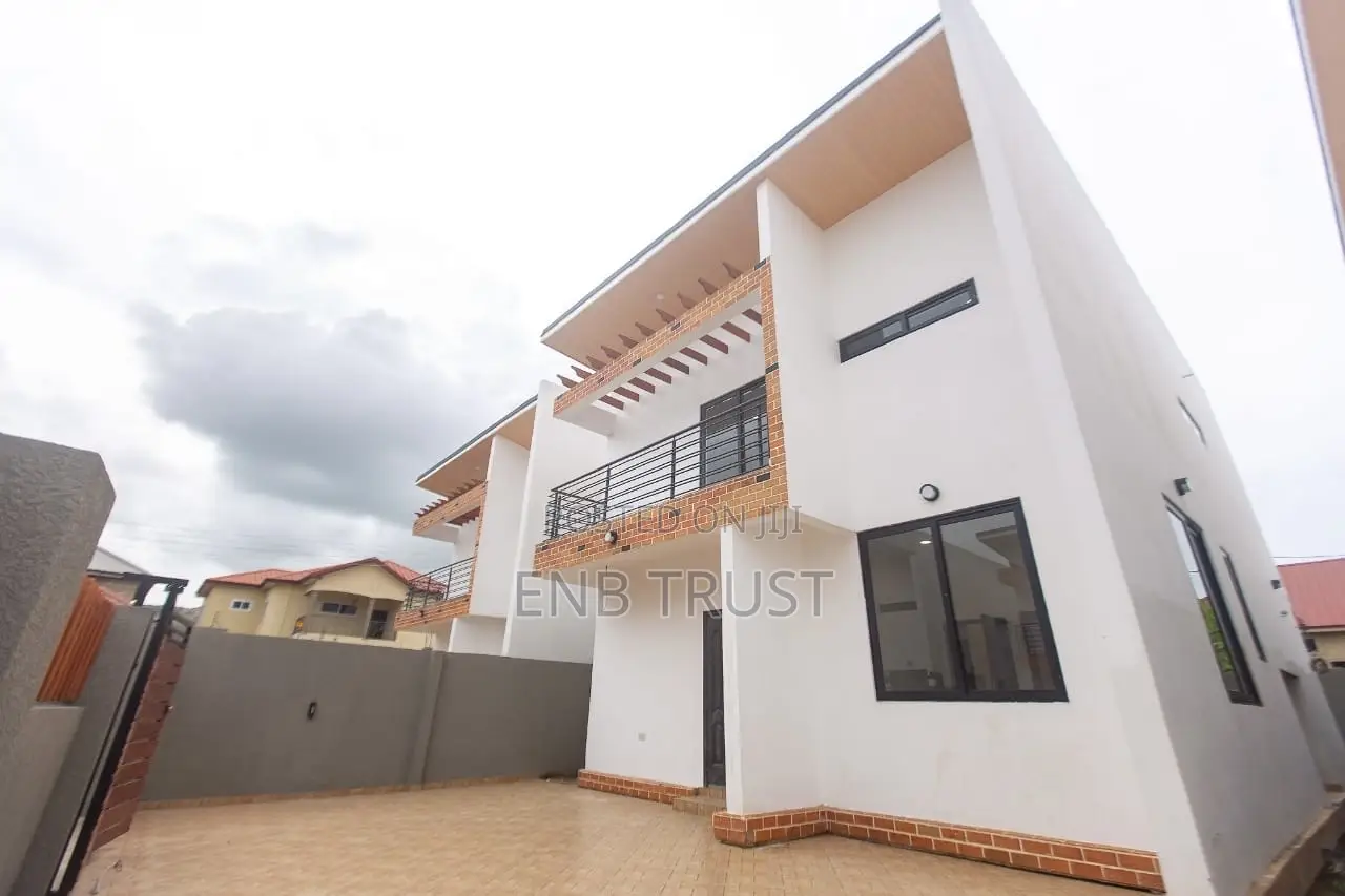 3bdrm Duplex in Oyarifa, Pentecost for sale