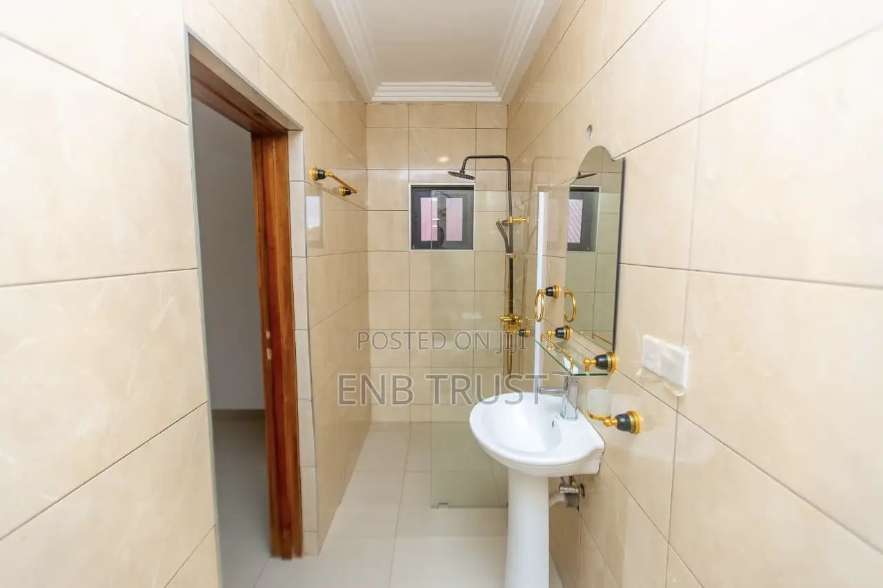 3bdrm Duplex in Oyarifa, Pentecost for sale