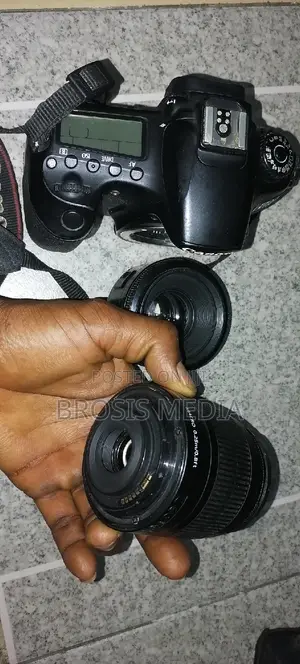 Canon Eos 60d With 50mm Lens Going for Cool Price