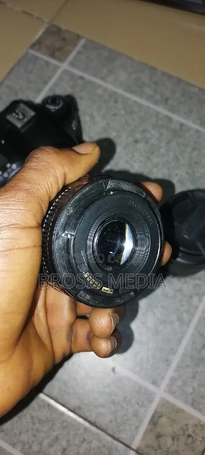 Canon Eos 60d With 50mm Lens Going for Cool Price