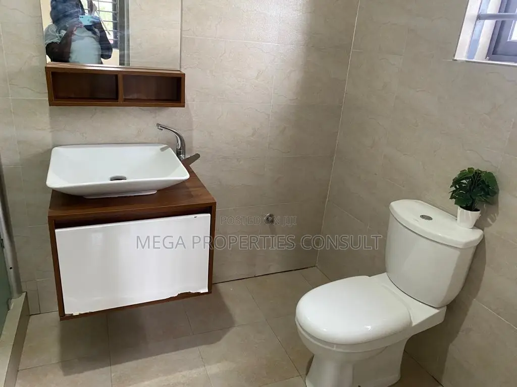 4bdrm Townhouse/Terrace in West Legon for sale