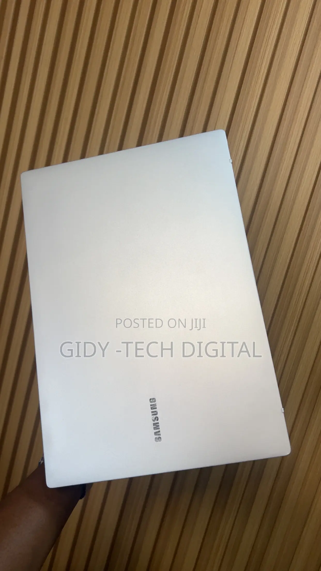 Laptop Samsung Galaxy Book 2 4GB Intel SSD 128GB