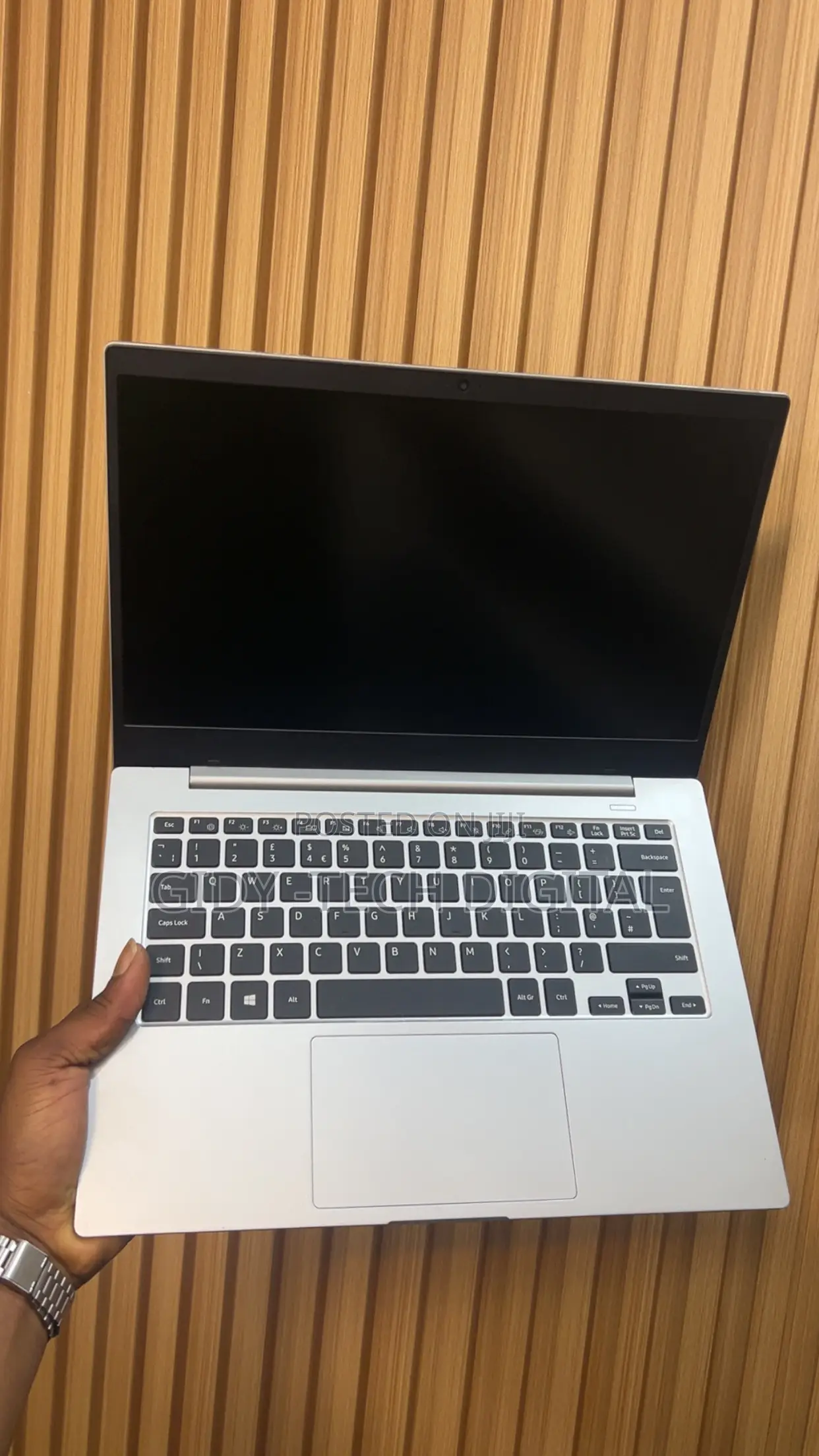 Laptop Samsung Galaxy Book 2 4GB Intel SSD 128GB