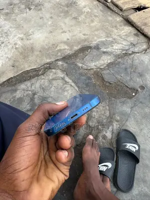 Apple iPhone 12 64 GB Blue