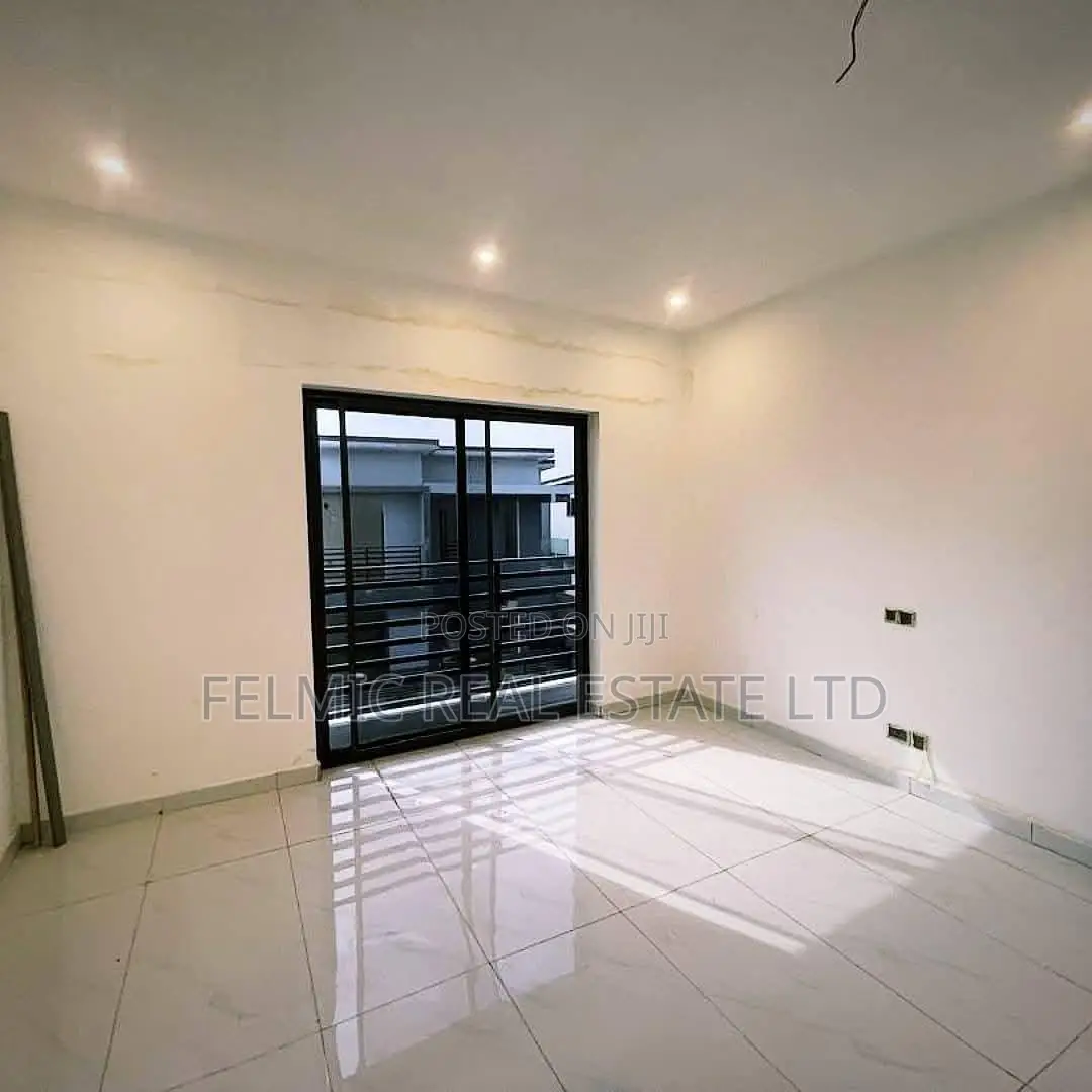 4bdrm House in Felix Real Estate, Asore Junction for sale